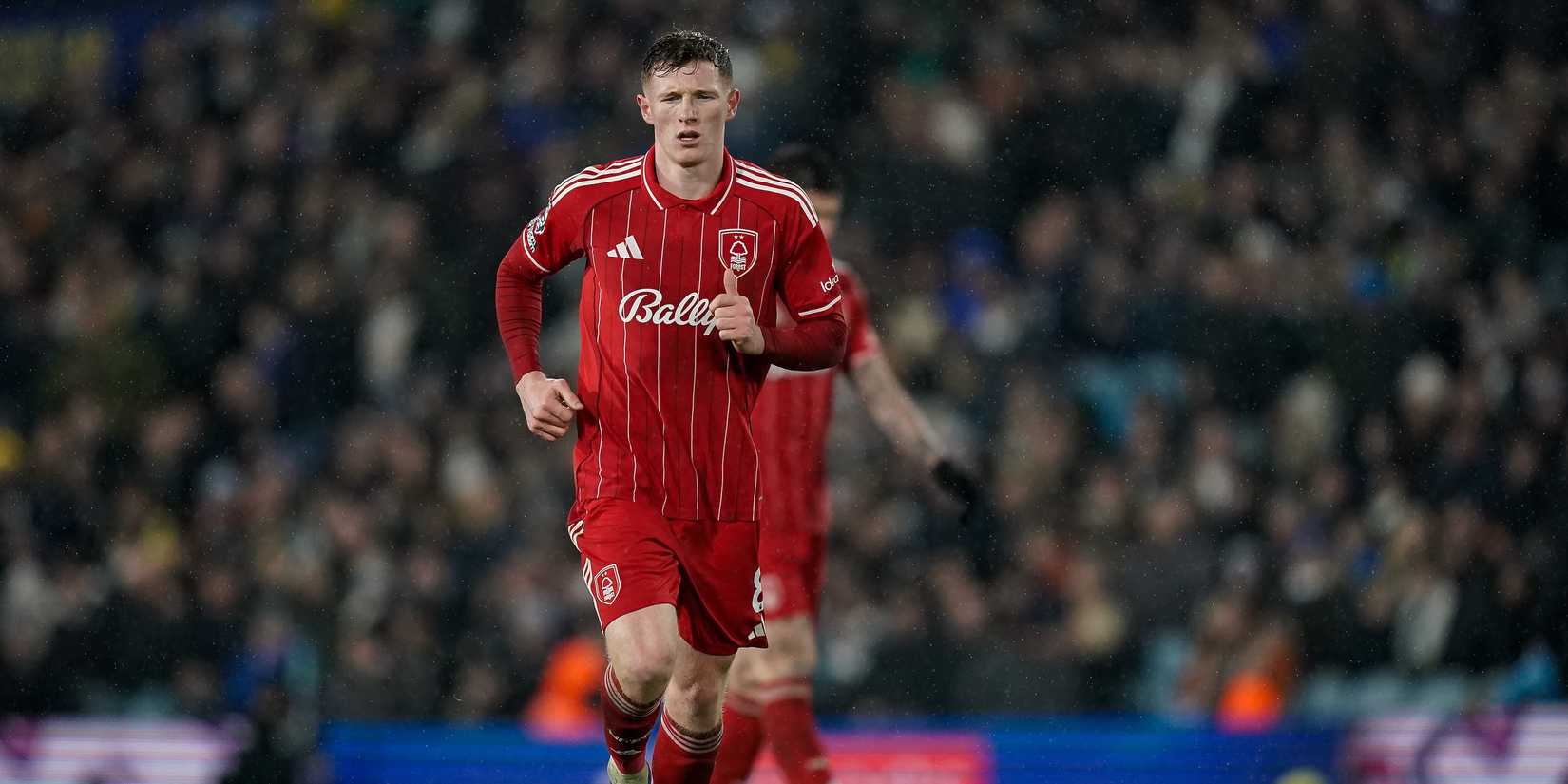 Elliott Anderson do Nottingham Forest durante a partida da Premier League entre Leeds United e Nottingham Forest