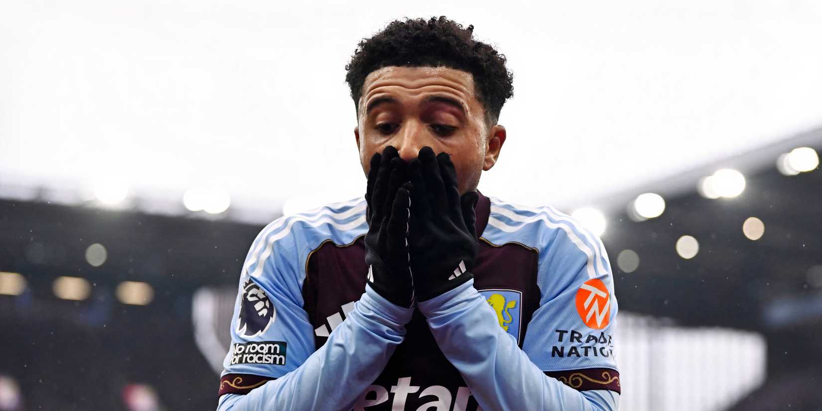 Jadon Sancho para el Aston Villa
