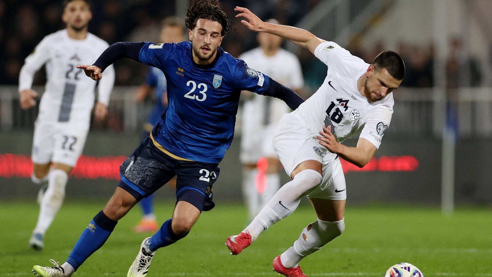 Nottingham Forest and West Ham neck and neck racing for Swansea star Zan Vipotnik