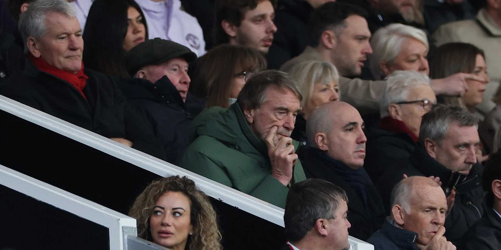 Jim Ratcliffe, coproprietário do Manchester United, o presidente-executivo Omar Barrada, o diretor técnico Jason Wilcox e o vice-presidente da Associação de Futebol David Gill