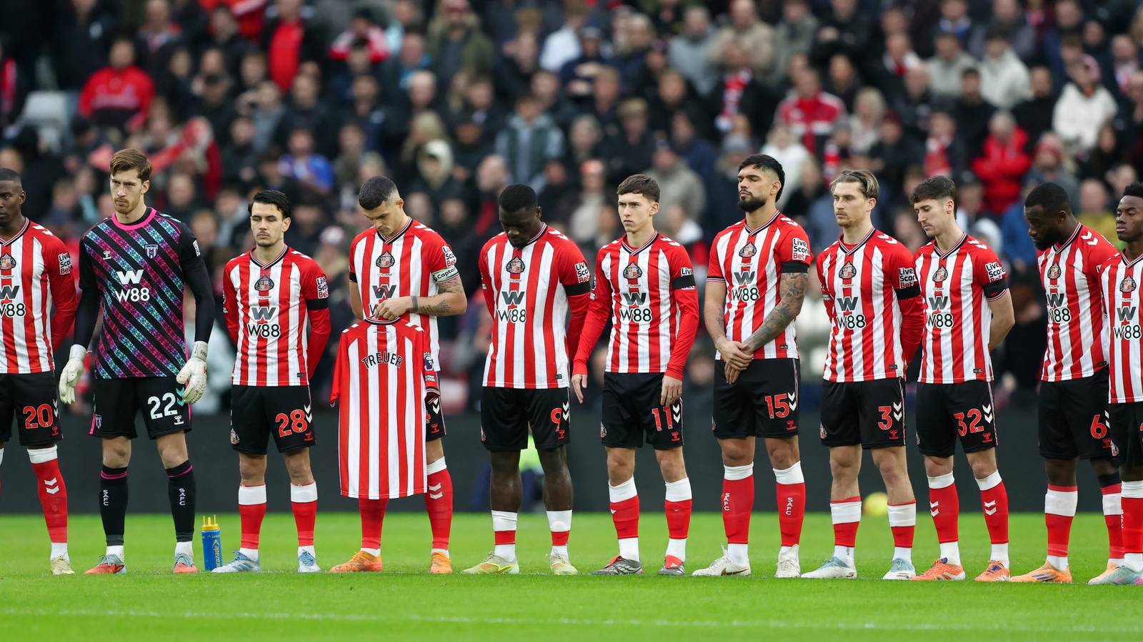 Aston Villa, Everton and Crystal Palace eyeing Sunderland star Lutsharel Geertruida Aston Villa, Everton and Crystal Palace eyeing Sunderland star Lutsharel Geertruida