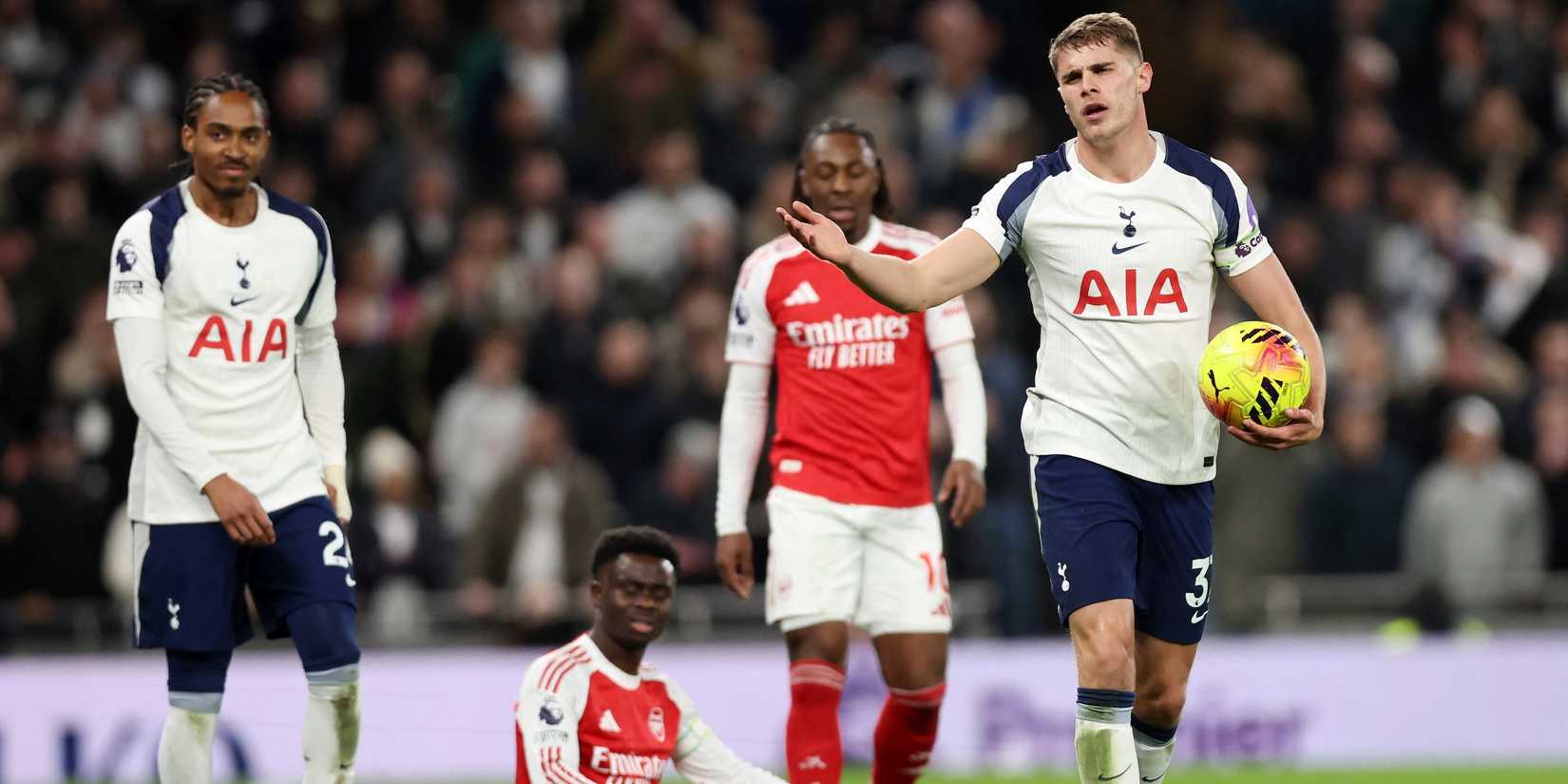 Mikey Van de Ven, do Tottenham Hotspur, reage