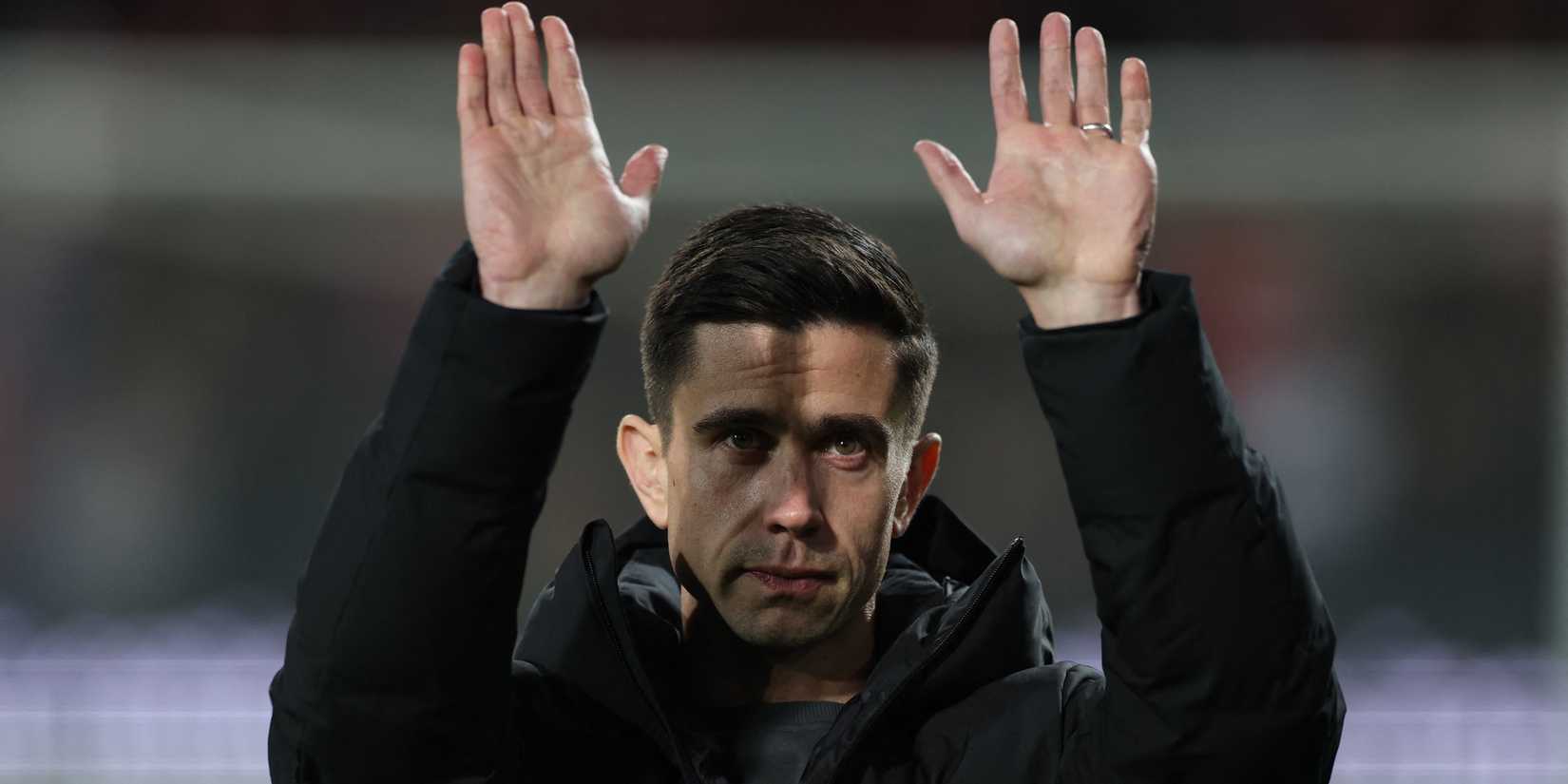 O técnico do West Bromwich Albion, Eric Ramsey, antes da primeira partida