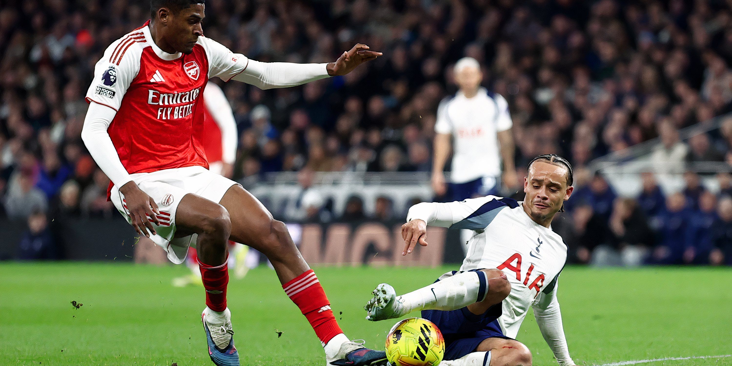 Xavi Simmons pelo Tottenham