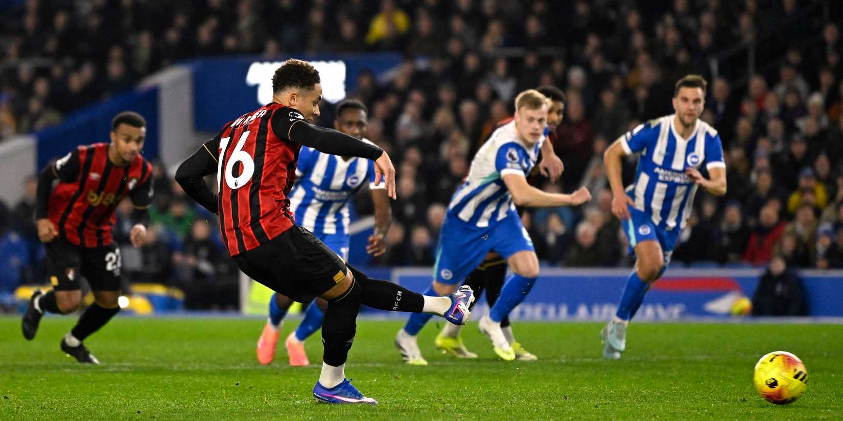 Marcus Tournier, do AFC Bournemouth, marcou seu primeiro gol 
