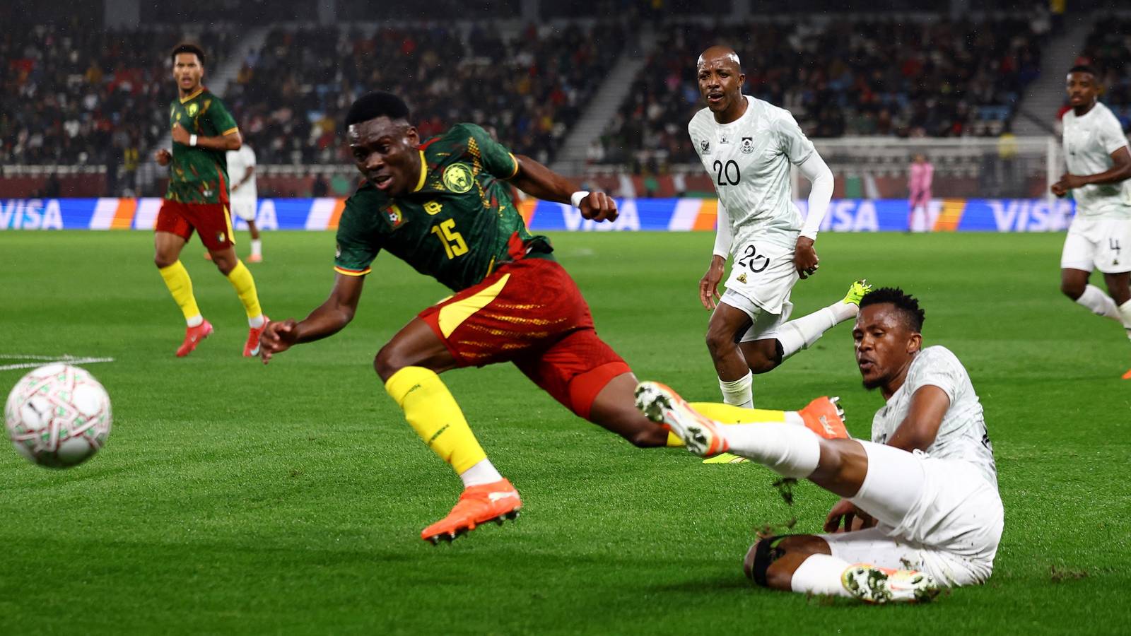 Sunderland now storm into pole position to sign Arthur Avom, talks opened