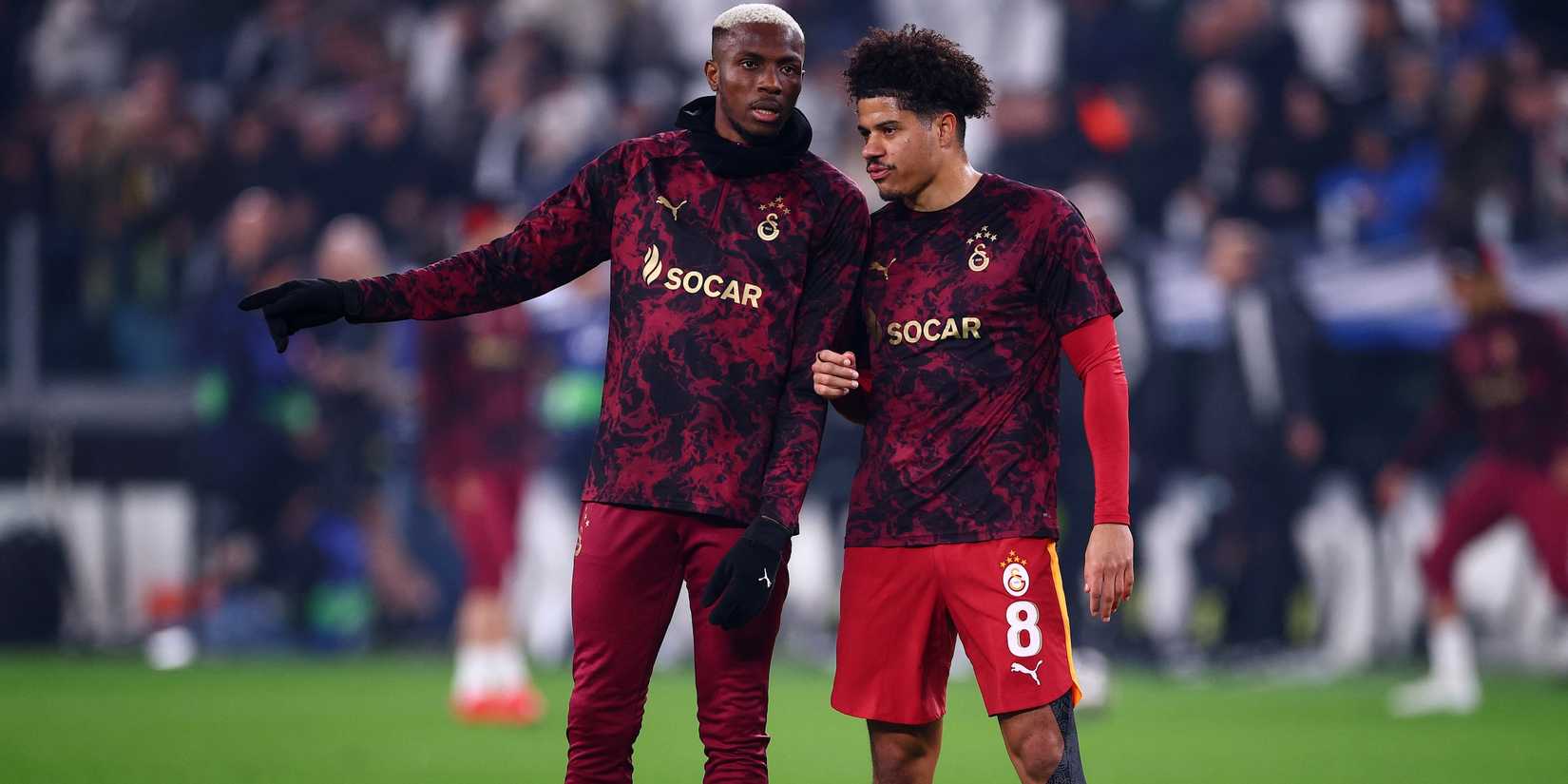 Galatasaray's Victor Osimhen and Gabriel Sara during the warm up before the match