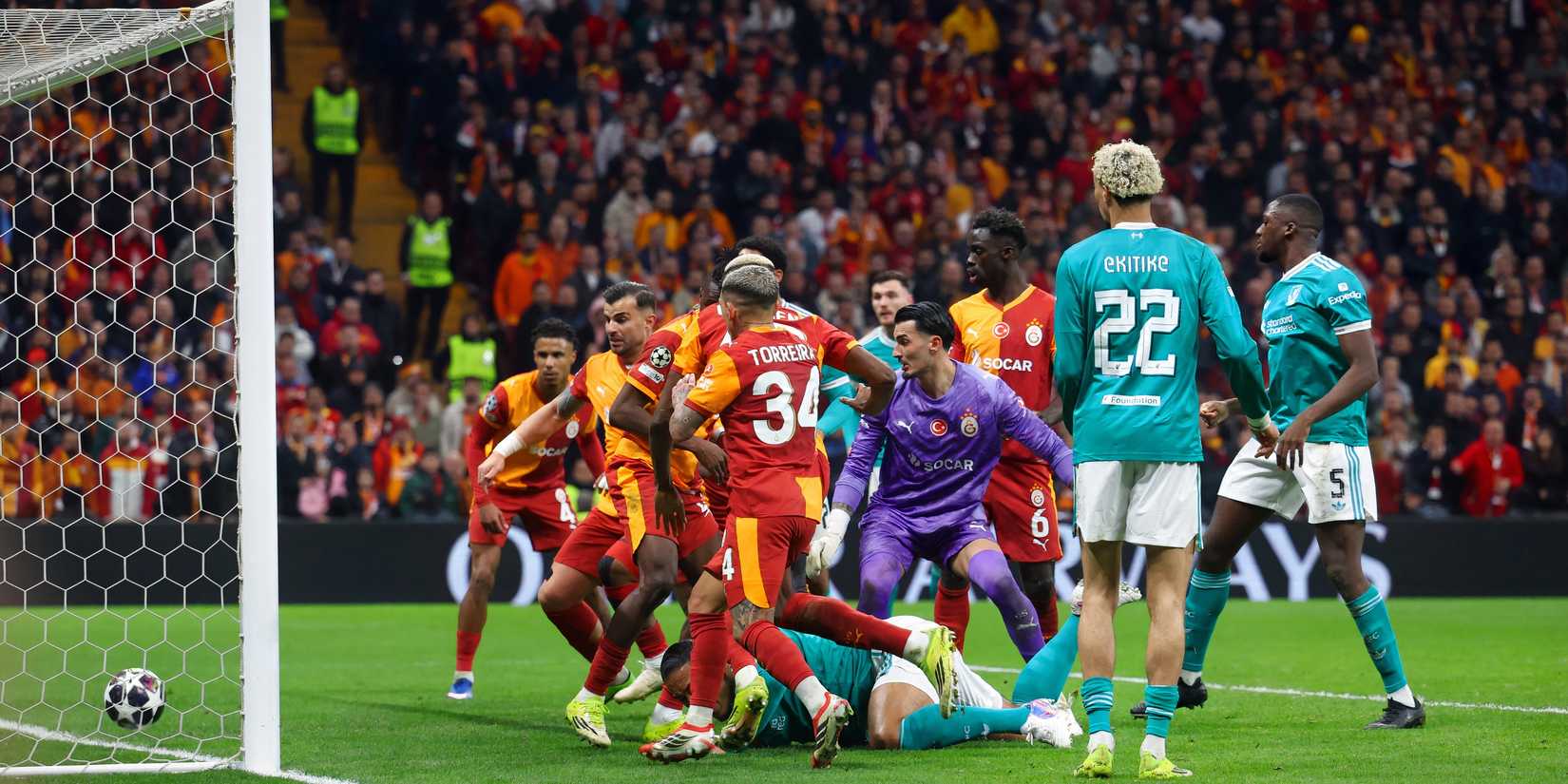 4/10 Le flop de Liverpool n’avait rien à faire dès le départ à Istanbul 1 Le but d'Ibrahima Konaté est refusé