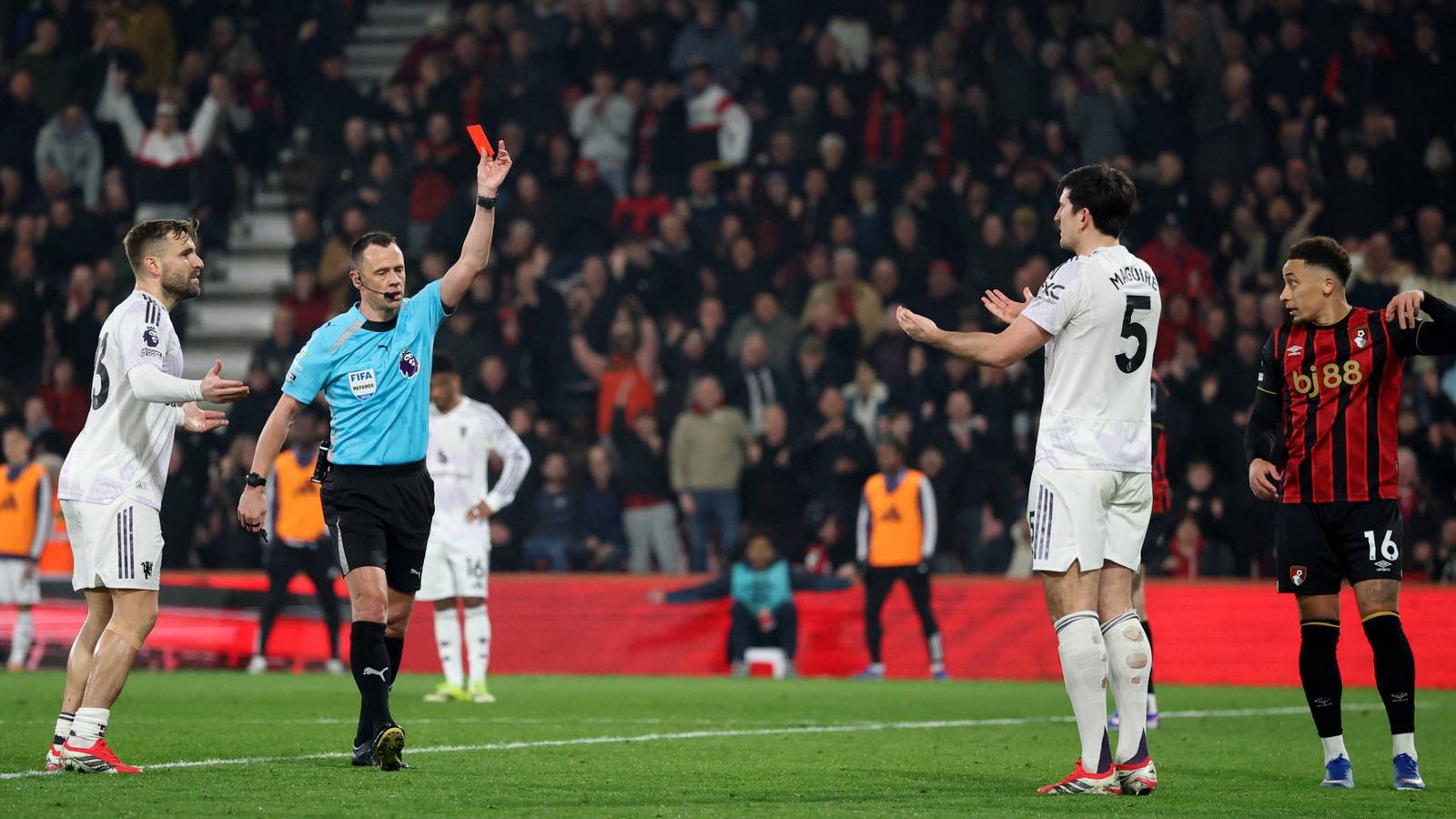 Carrick must ditch the 13x Man Utd star Carrick must ditch the 13x Man Utd star