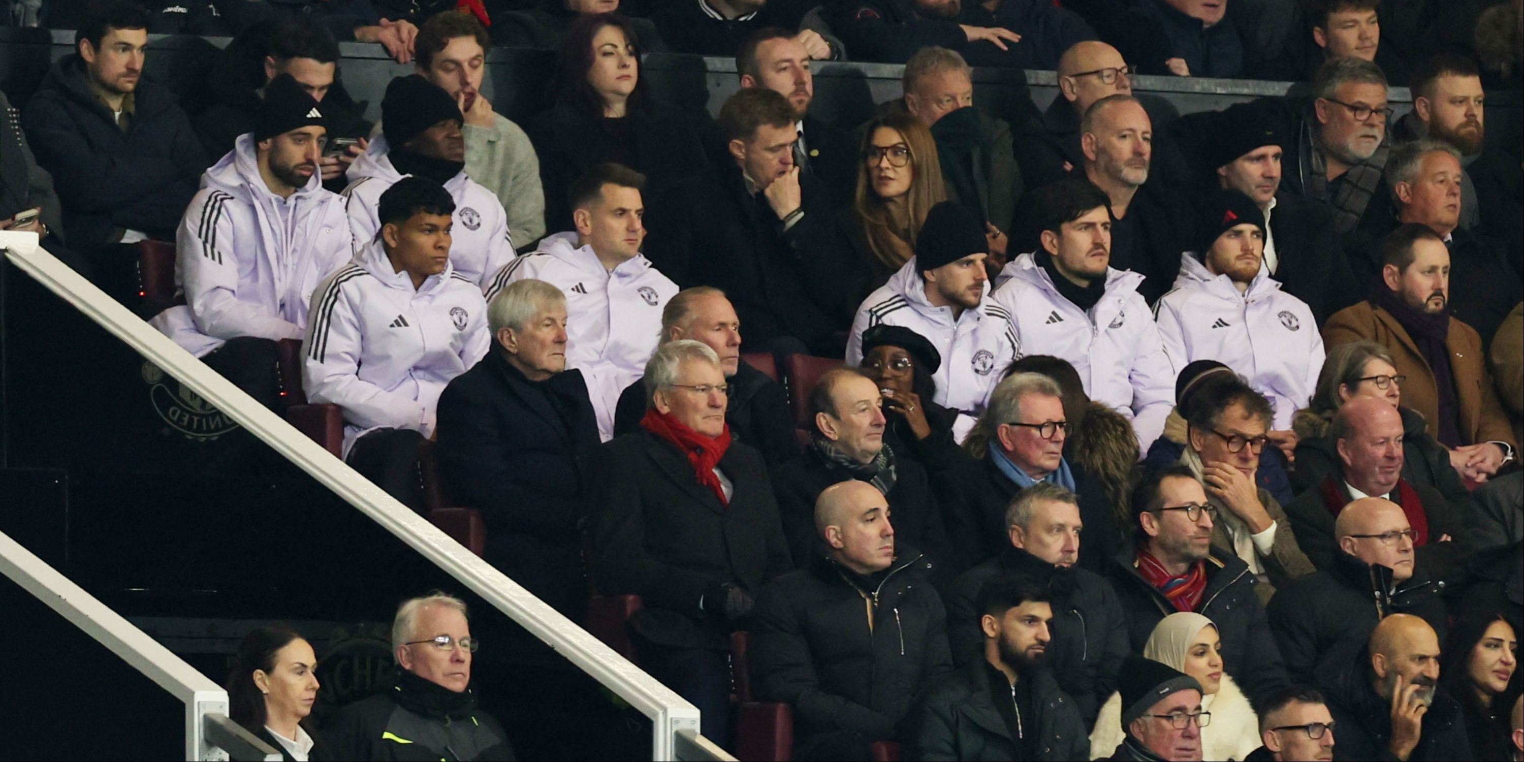 Mason-Mount-Man-Utd-Crowd