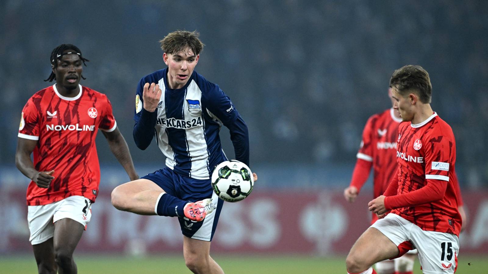Arsenal are now chasing Man Utd to sign record-breaking Kenneth Eichhorn this summer Arsenal are now chasing Man Utd to sign record-breaking Kenneth Eichhorn this summer