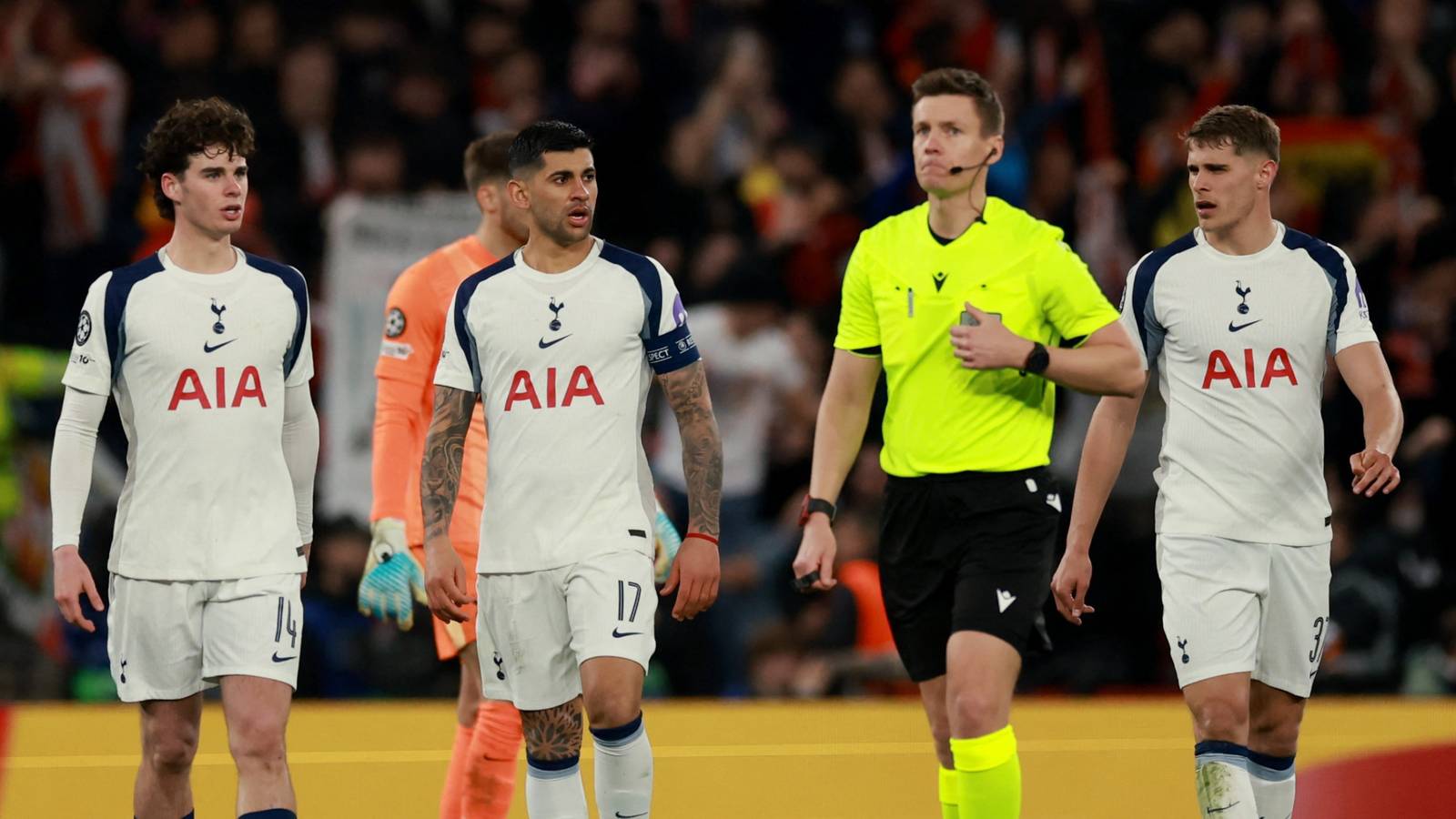Tottenham fans angry as “too bad” shows how Cristian Romero really feels. Tottenham fans angry as “too bad” shows how Cristian Romero really feels.