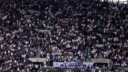 Torcedores do Tottenham Hotspur antes da derrota para o Nottingham Forest