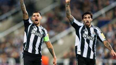 Bruno Guimarães e Sandro Tonali, do Newcastle