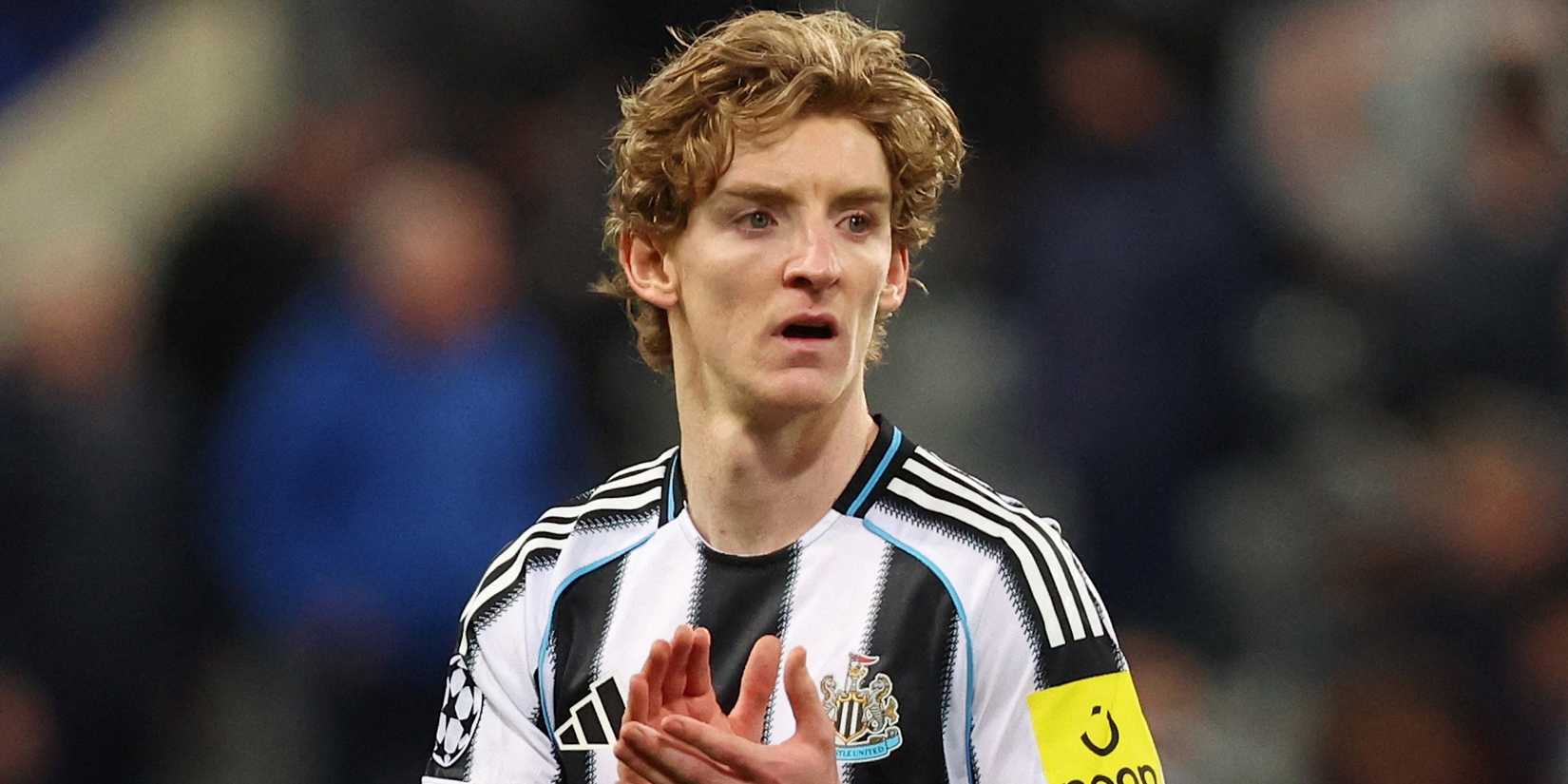     Newcastle United's Anthony Gordon applauds the fans after the match