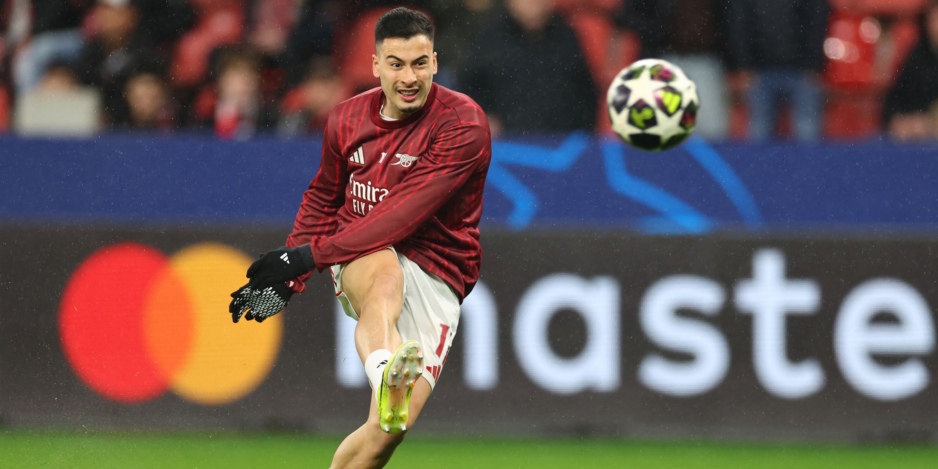Arsenal's Gabriel Martinelli during the warm up before the match