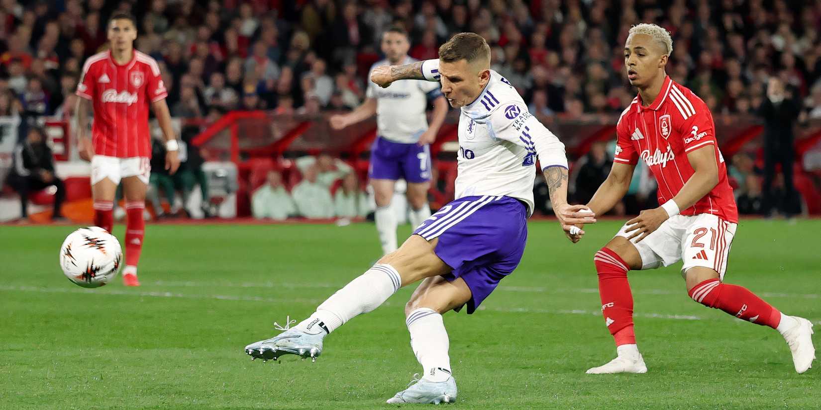 Lucas Digne do Aston Villa
