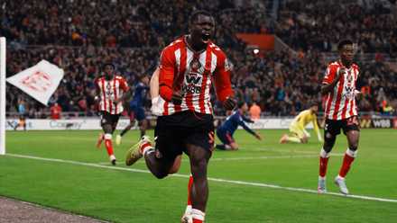 Brian Brobbey para Sunderland