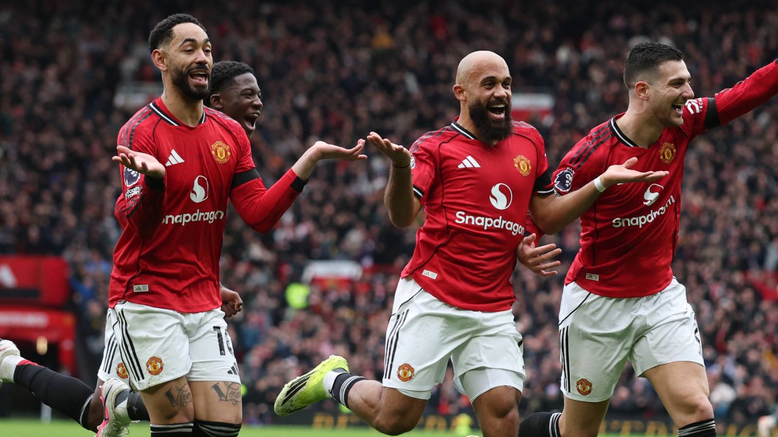 Man Utd hold talks to sign £130m ‘new Ronaldo’ Mbeumo Man Utd hold talks to sign £130m ‘new Ronaldo’ Mbeumo