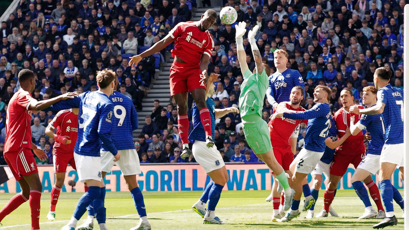 Moyes must get rid of the Everton star who made only 15 passes Moyes must get rid of the Everton star who made only 15 passes