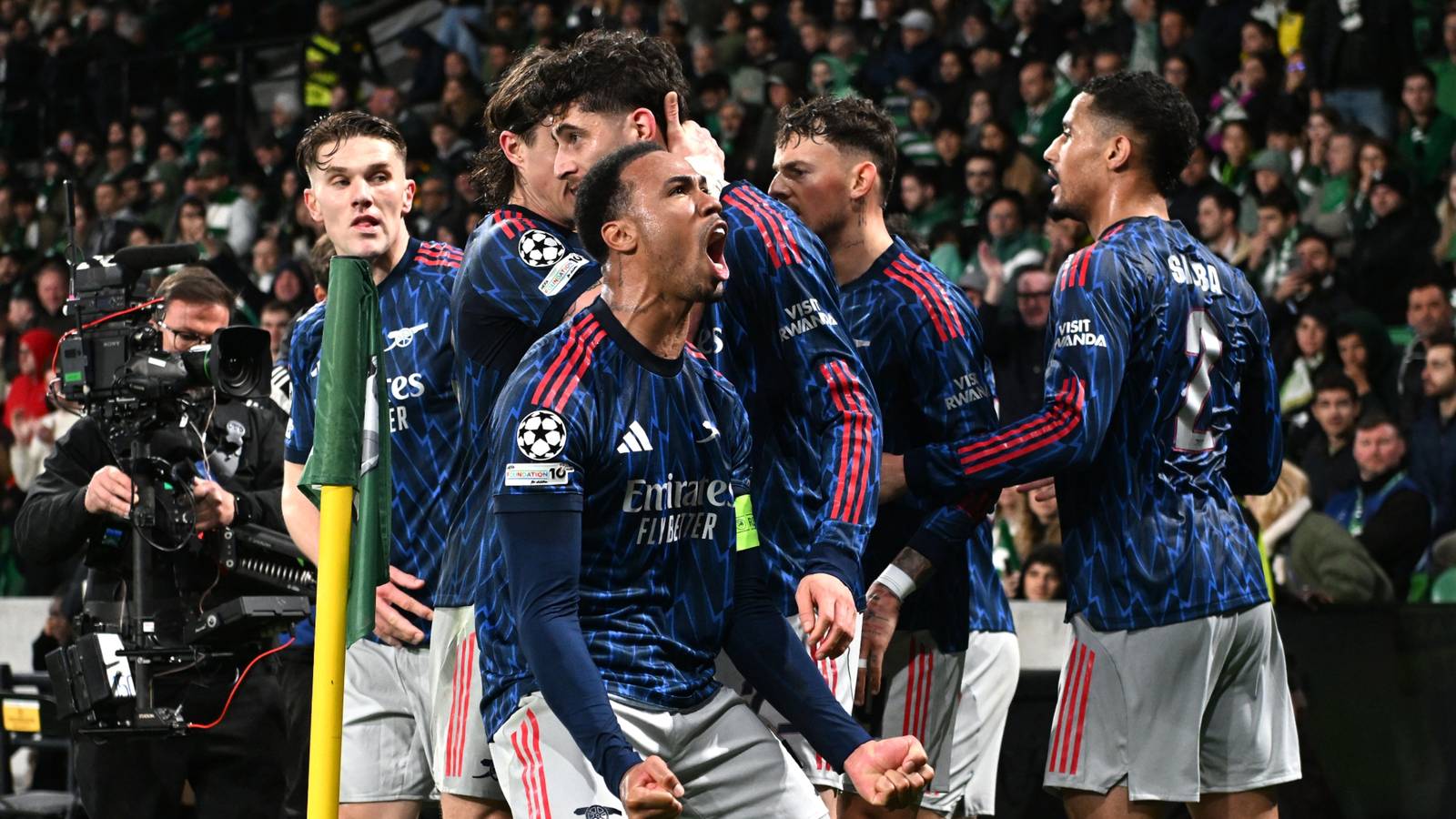 Arteta must drop 3/10 Arsenal star who was even worse than Ben White v Sporting