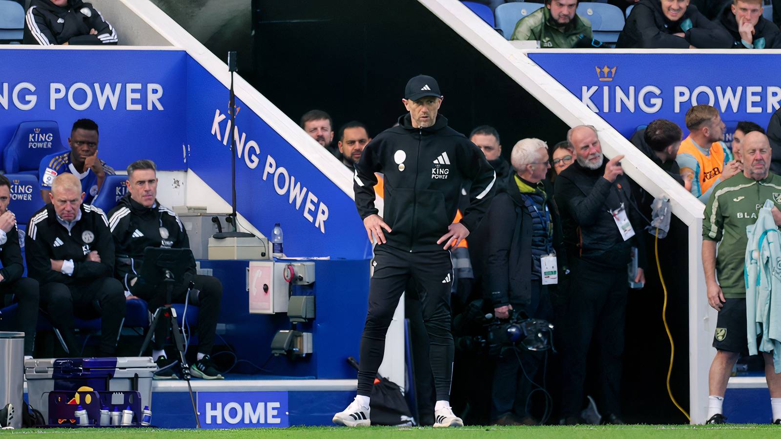 “I’m told” – The reporter says there are some really bad apples in the Leicester City dressing room “I’m told” – The reporter says there are some really bad apples in the Leicester City dressing room