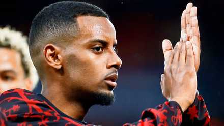 Liverpool striker Alexander Isak -2