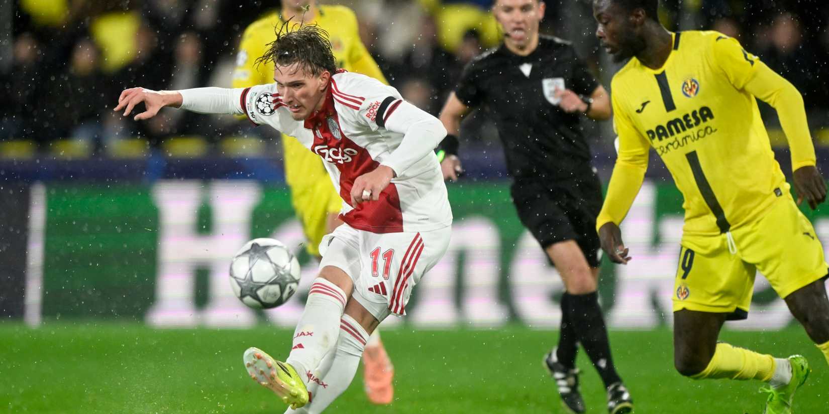 mika-godts-ajax