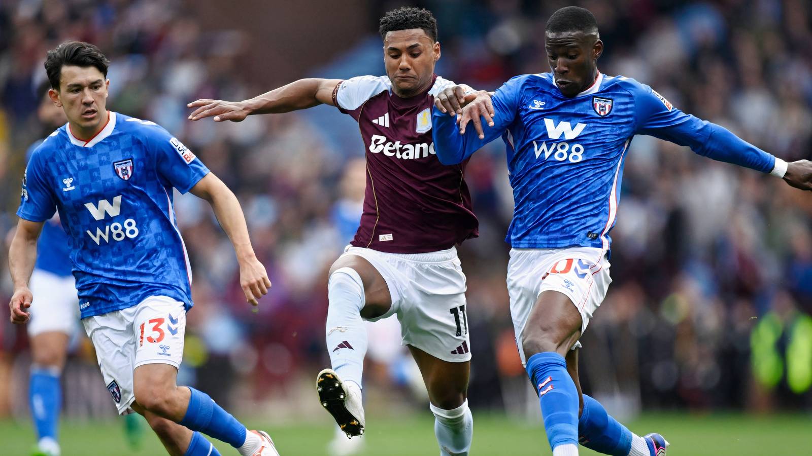 Le Bris must drop 34-touch Sunderland star who was even worse than O'Nien