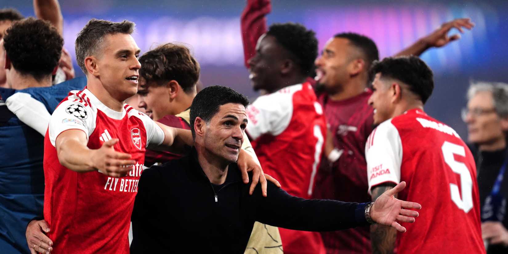 Arsenal-Saka-Troussard