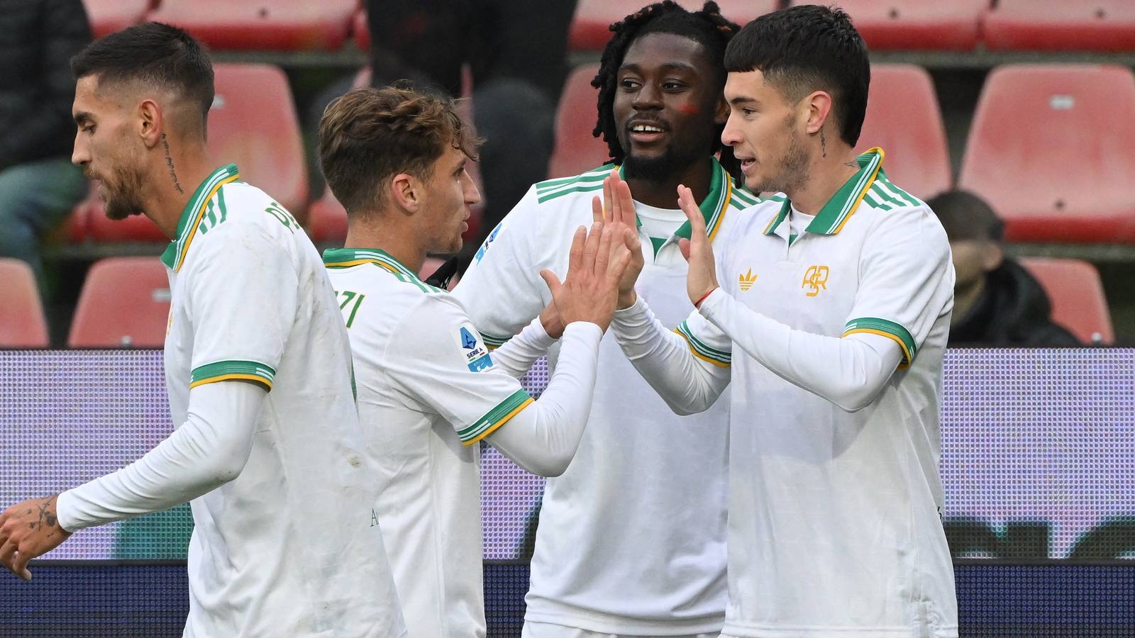 Newcastle battling PSG to sign £40m star who Roma may now be forced to sell