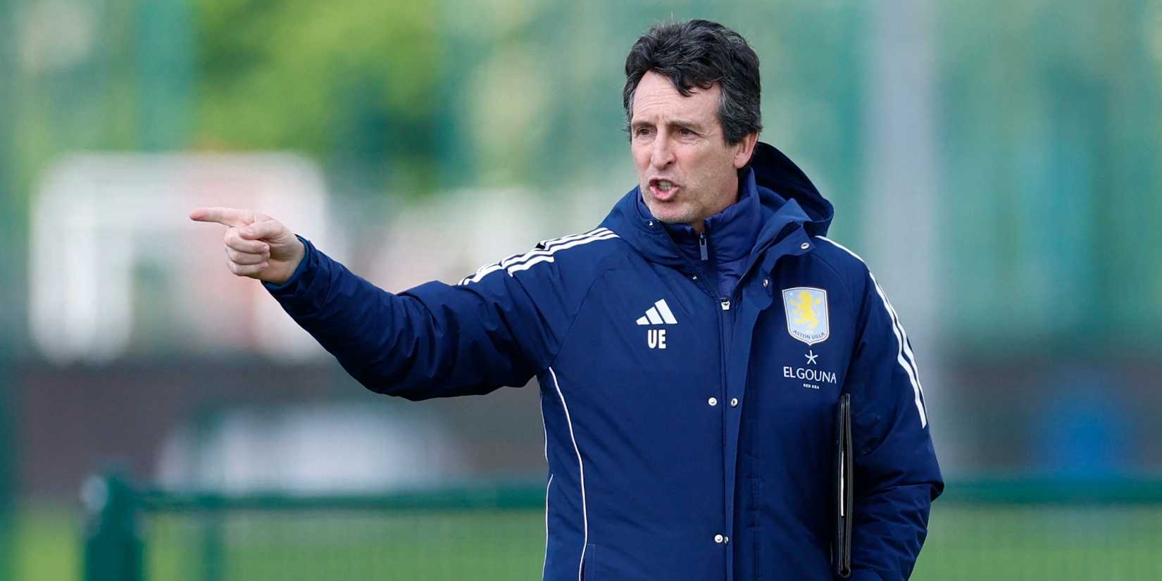Gerente do Aston Villa, Unai Emery, durante treinamento