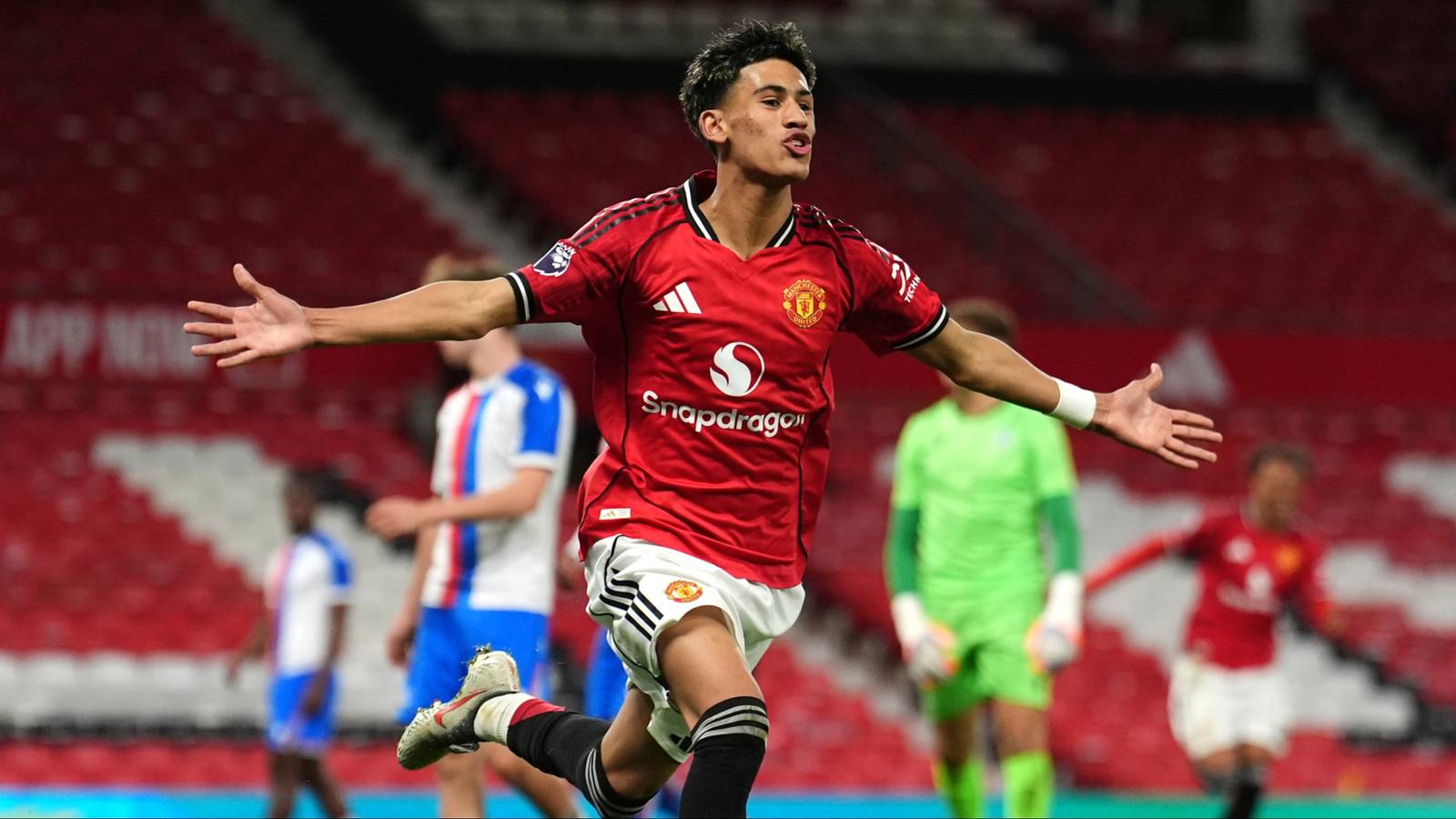 He's a problem for JJ Gabriel: Man Utd in talks to sign