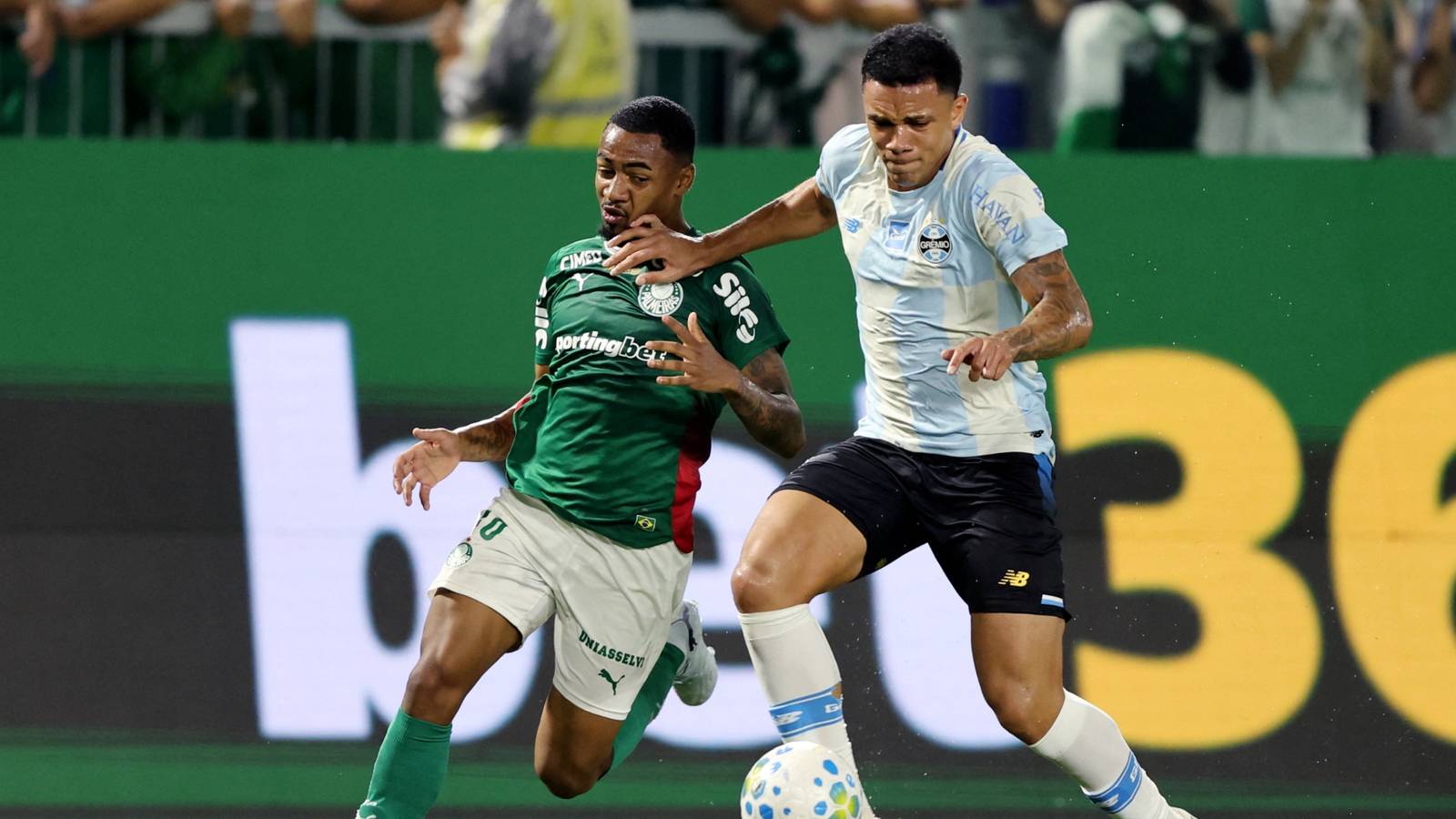 Nottingham Forest keeping close tabs on in-demand South American as cut-price emerges
