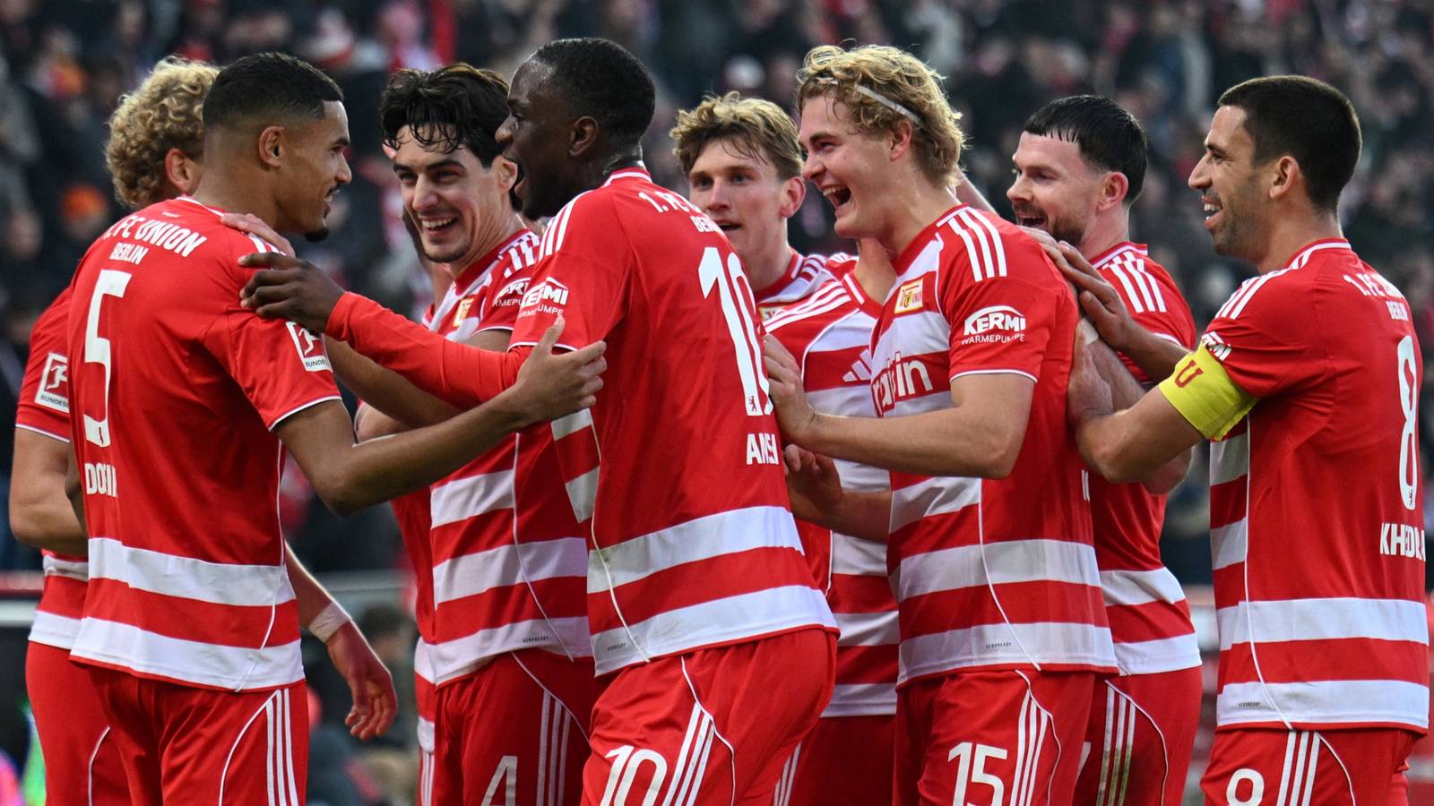 Leeds have launched a contact to sign “strong” Bundesliga star Farke Leeds have launched a contact to sign “strong” Bundesliga star Farke