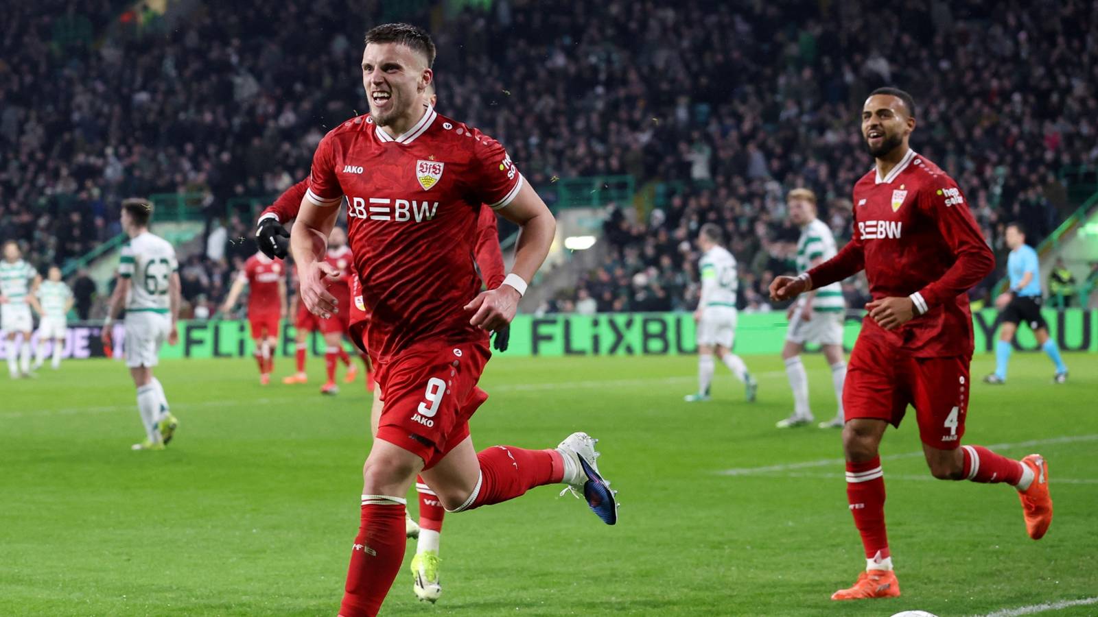 Leeds United Siapkan Dana Besar untuk Rekrut Bomber Bundesliga Ermedin Demirovic