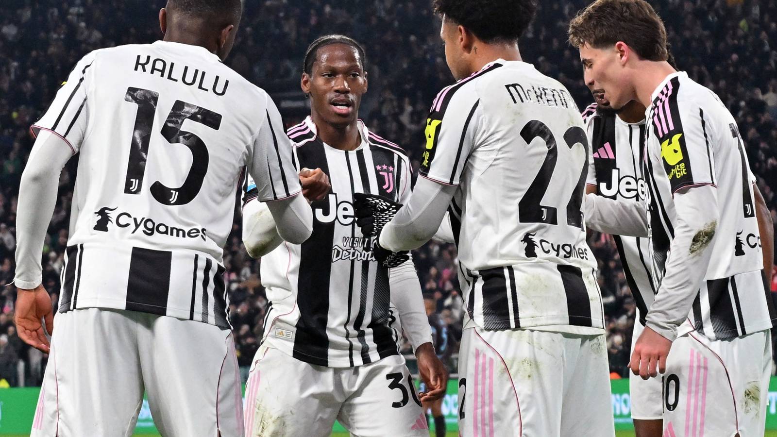 Newcastle now ready to hijack Nottingham Forest move to sign "superstar" attacker