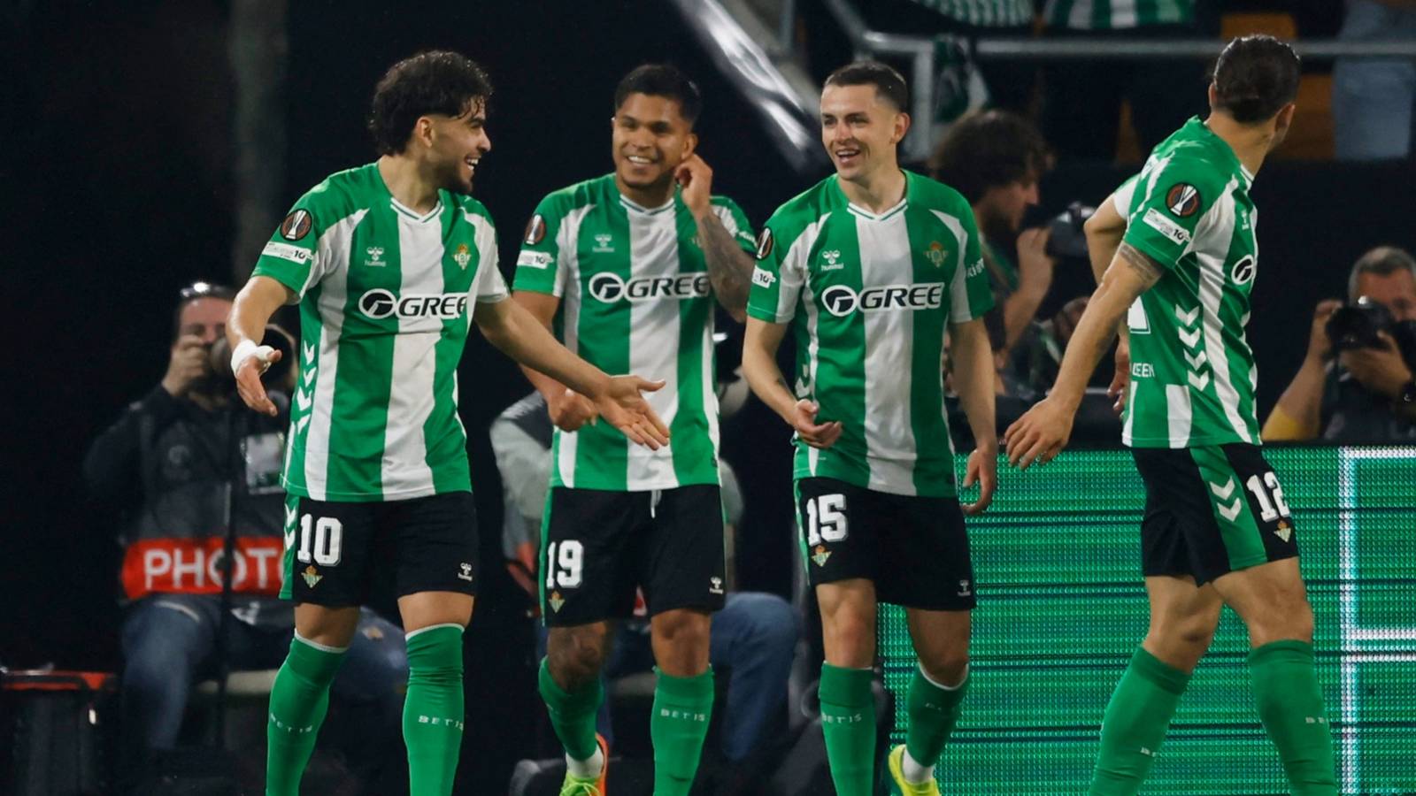 Newcastle are in talks to sign the former Barcelona defender who the Magpies want to leave Newcastle are in talks to sign the former Barcelona defender who the Magpies want to leave