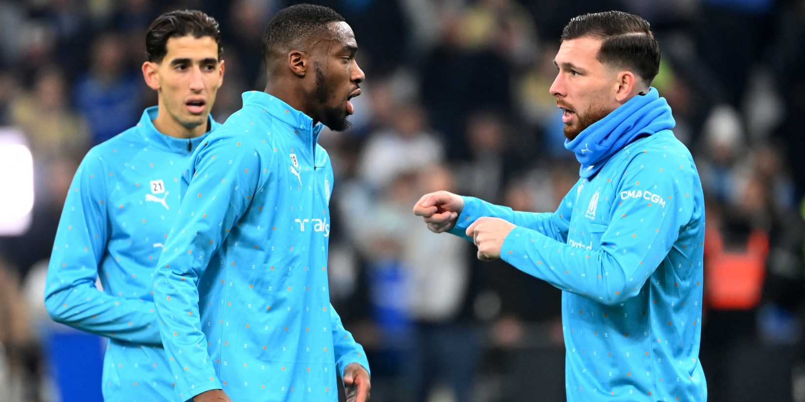 Nayef Aguerd, Geoffrey Kondogbia e Pierre-Emile Hojbjerg do Olympique de Marselha