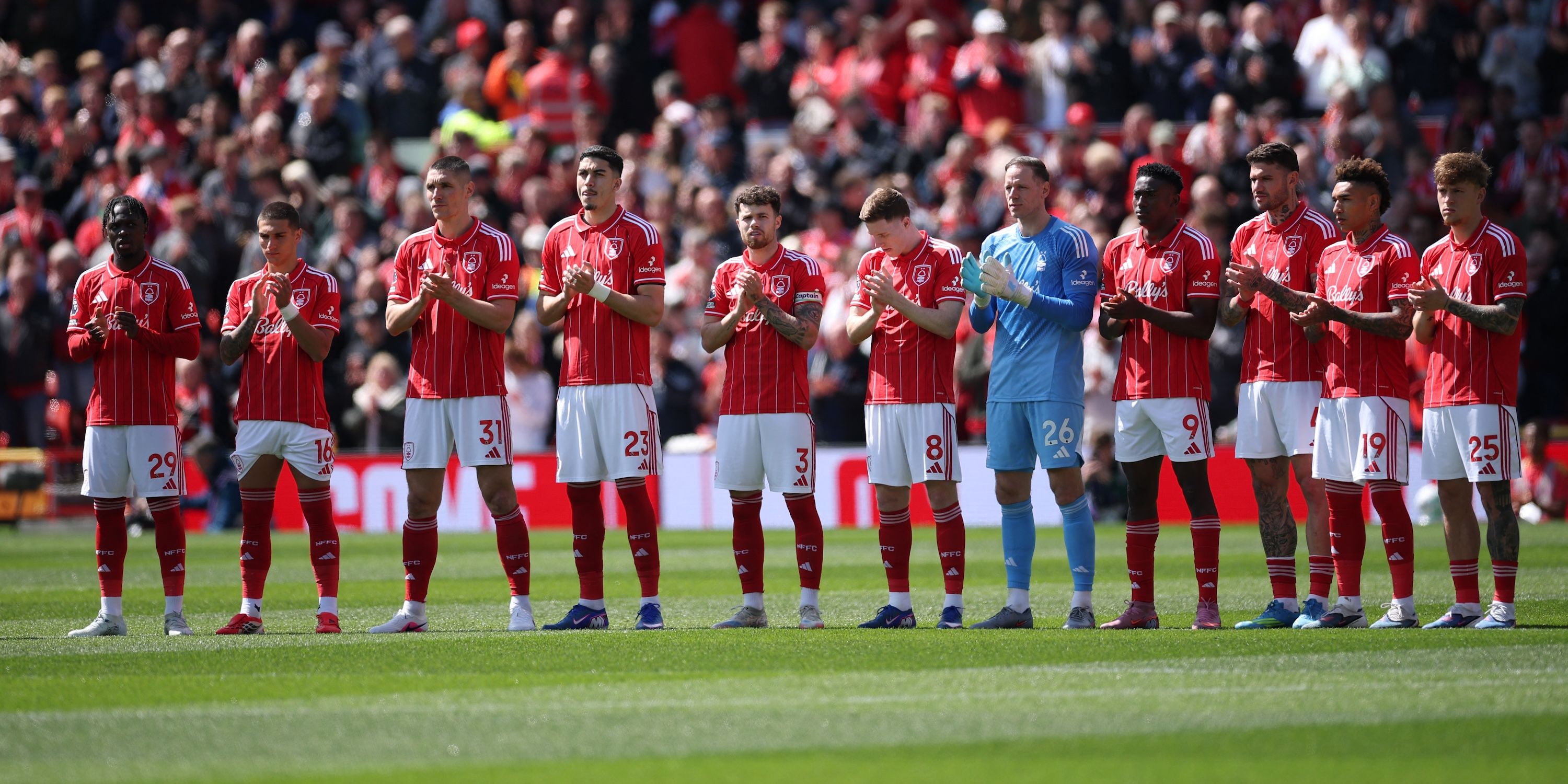 Nottingham Forest players during a minute's applause