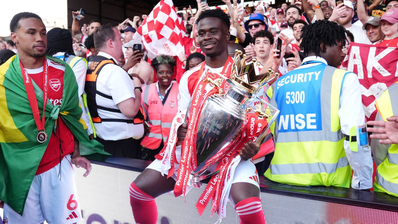 Arteta's new Saka: Arsenal start talks to sign £100m star in blockbuster deal