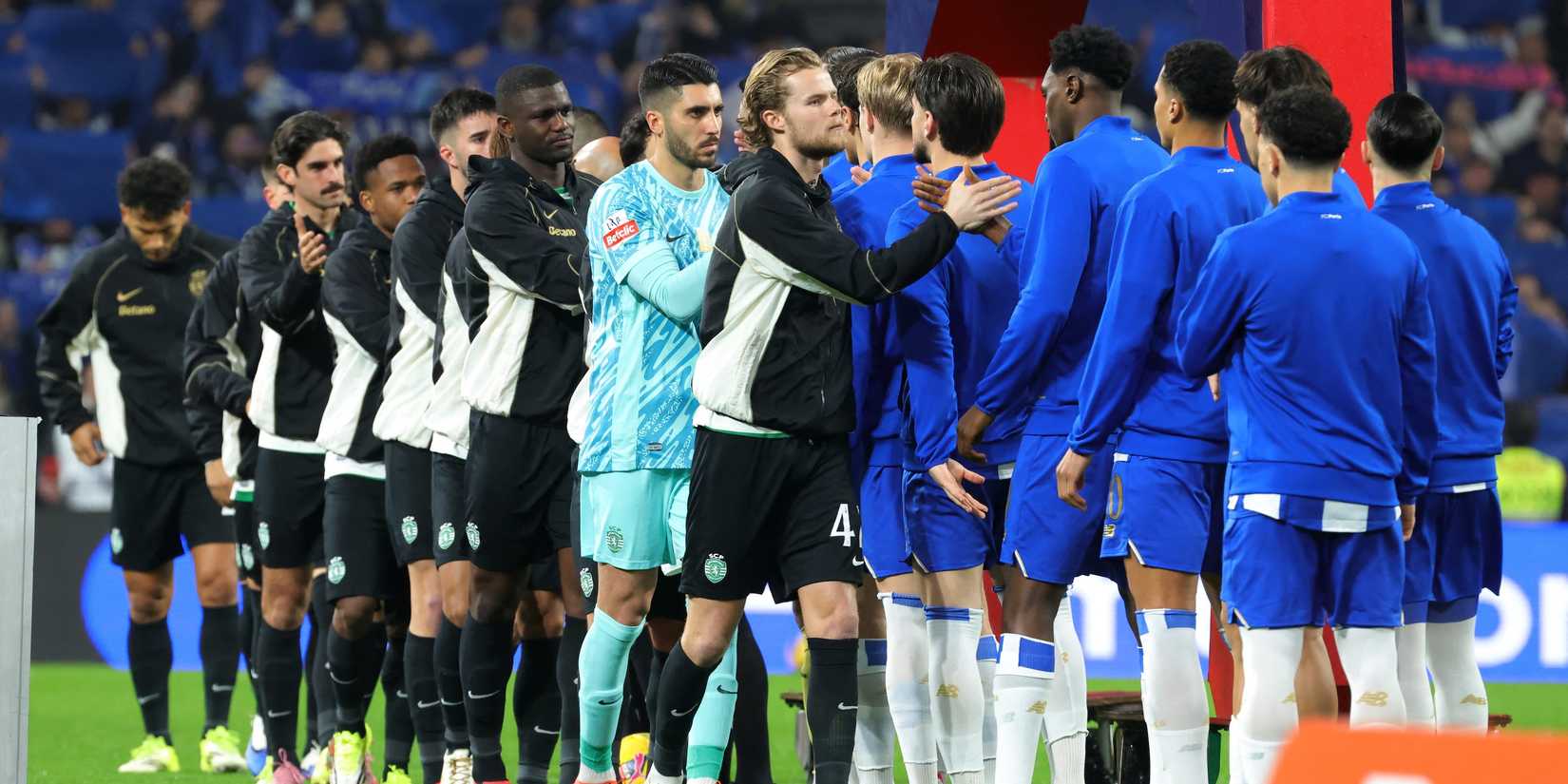  Sporting CP's Morten Hjulmand shakes hands with FC Porto players before the match