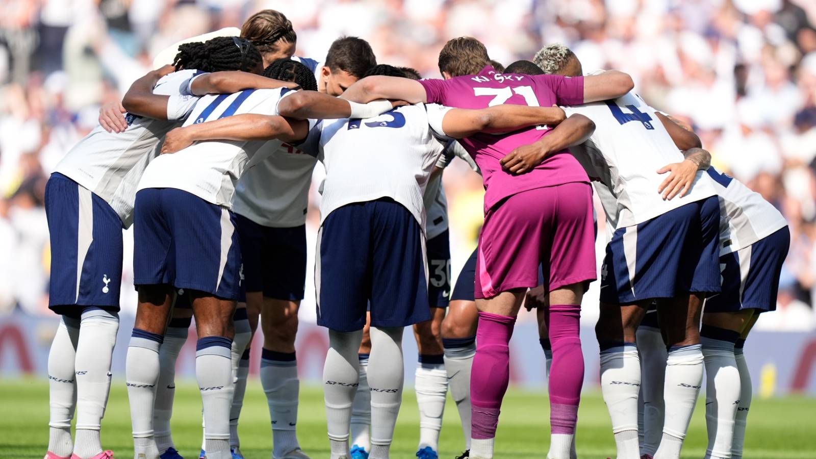 Antonin Kinsky Bangkit dari Keterpurukan, Jadi Pahlawan Tak Terduga Tottenham