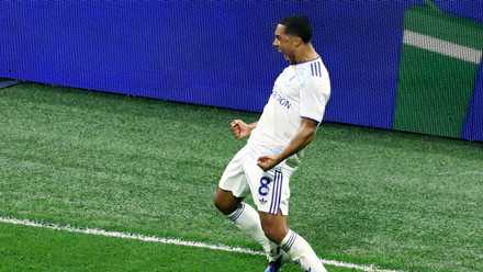 Youri Tielemans comemora com Aston Villa
