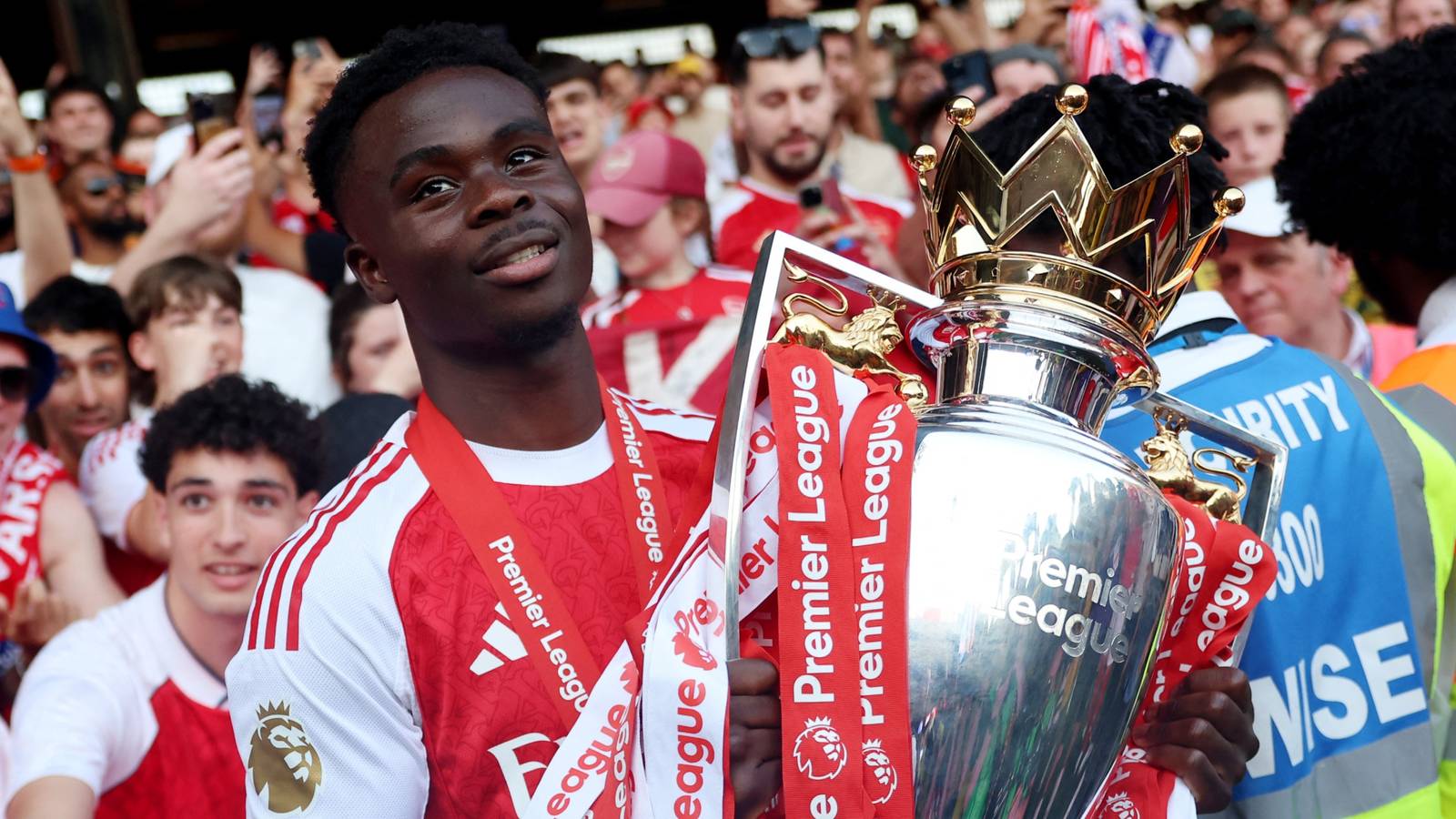 Better than Saka: Arsenal hold talks to sign 