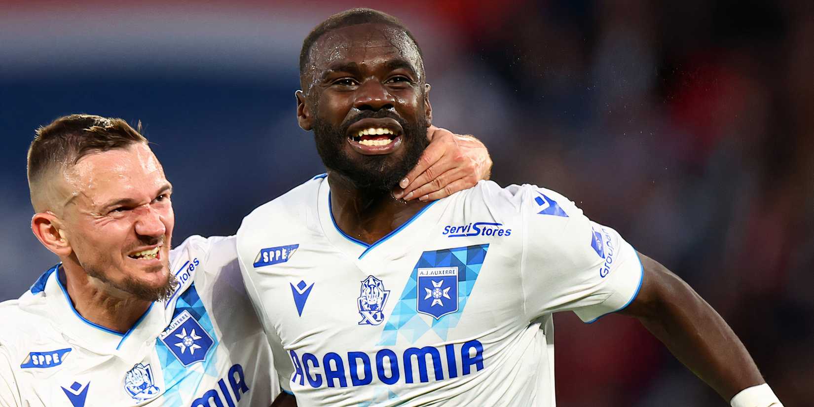 Lassine-sinayoko-leeds-1