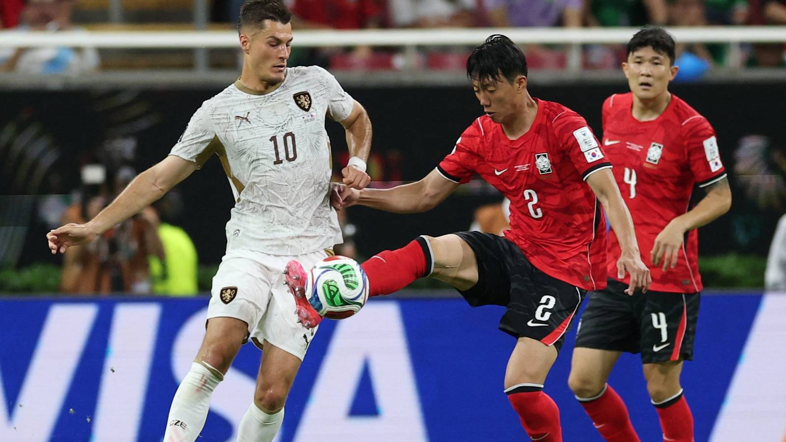 Buru Bek Timnas Korea, Leeds United Dapat Lampu Hijau dari Midtjylland