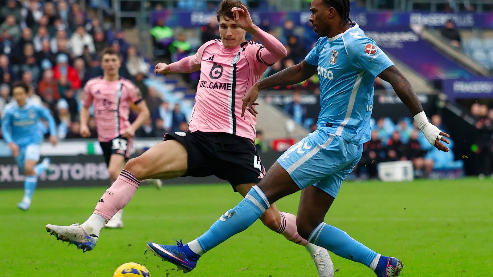 Manchester United move ahead of West Ham in race to sign £10m Leicester youngster