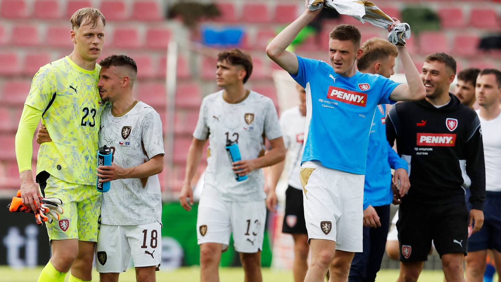 Newcastle storm into the race to sign £30m star who turned down move to Hull