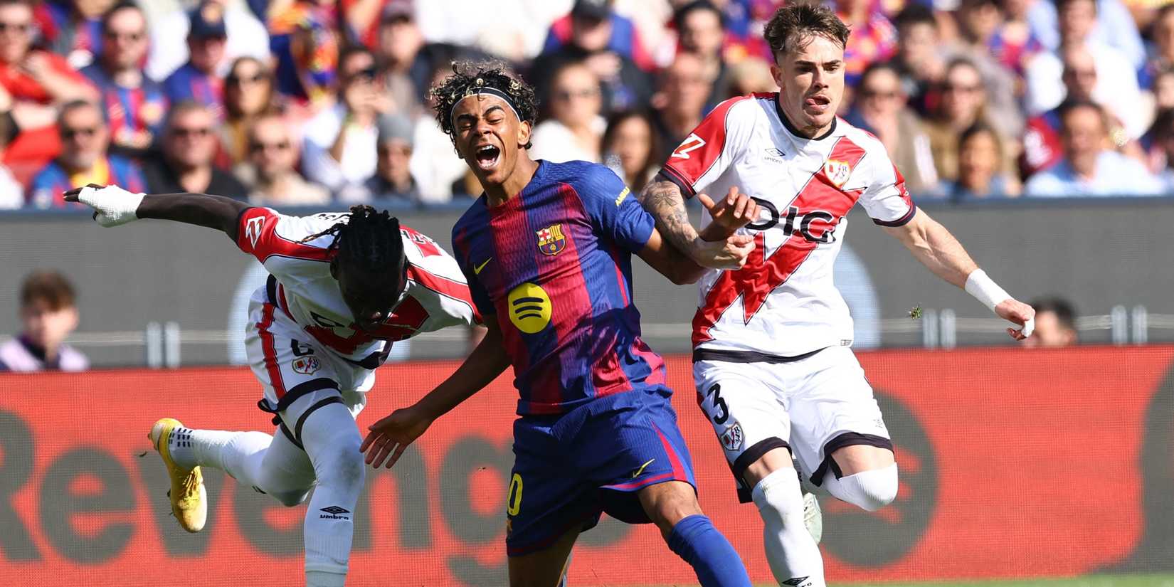Lamin Yamal, do FC Barcelona, ​​em ação com a Patisserie do Rio de Janeiro e Pepe Chavarria